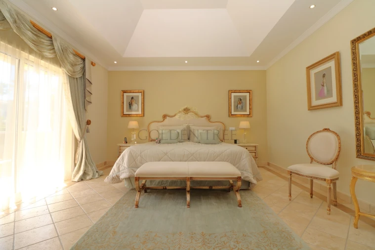 Moradia T4 para Venda em Almancil Foto 22