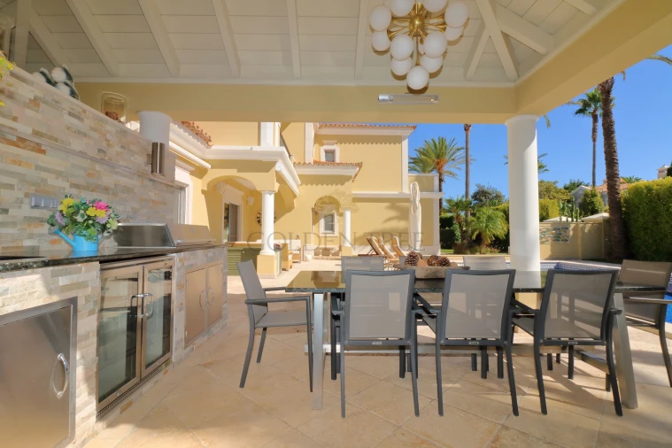 Moradia T4 para Venda em Almancil Foto 37