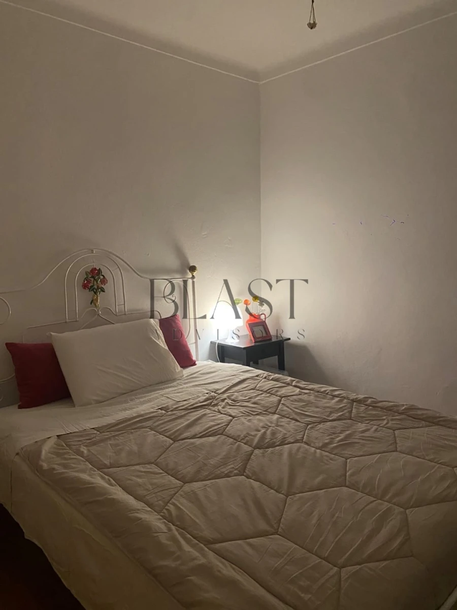 Moradia T2 para Venda em Abela Foto 13