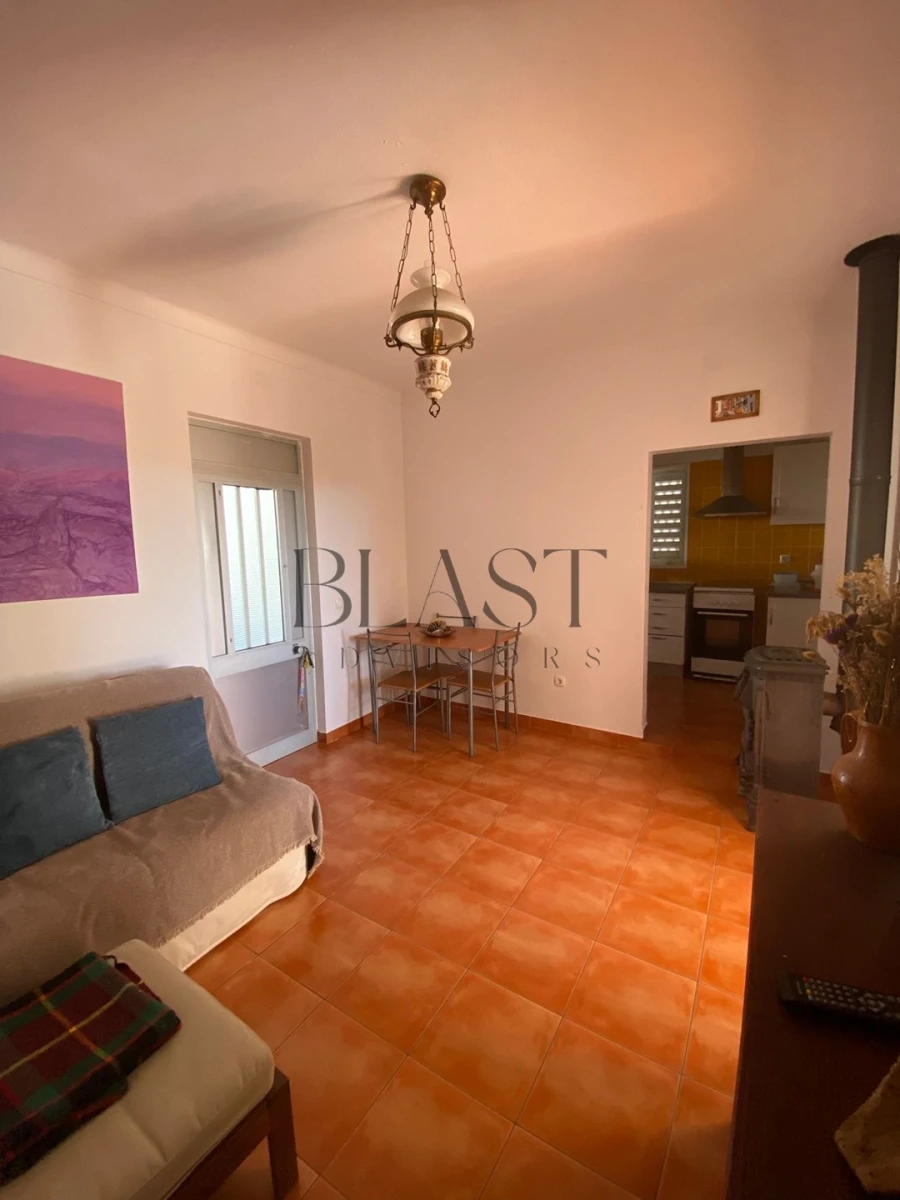 Moradia T2 para Venda em Abela Foto 17