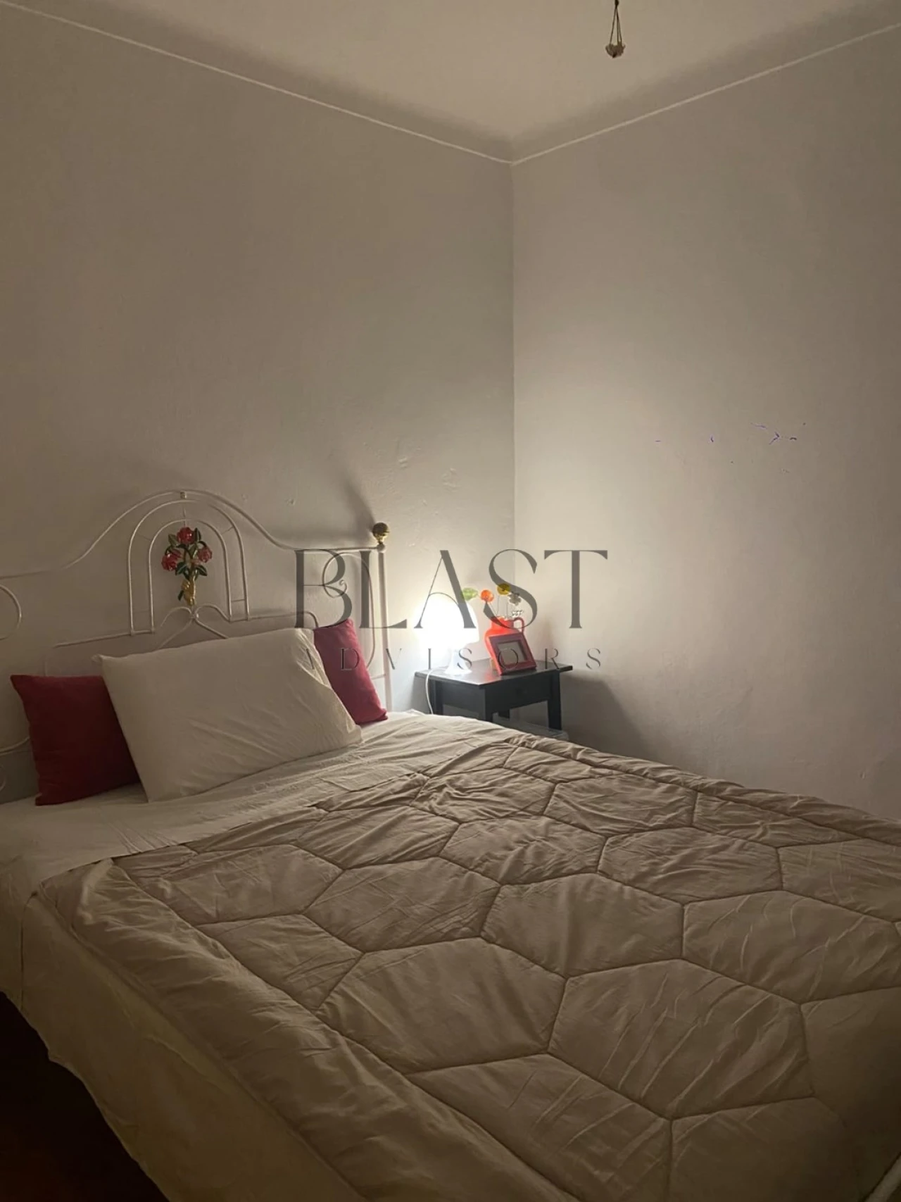 Moradia T2 para Venda em Abela Foto 13