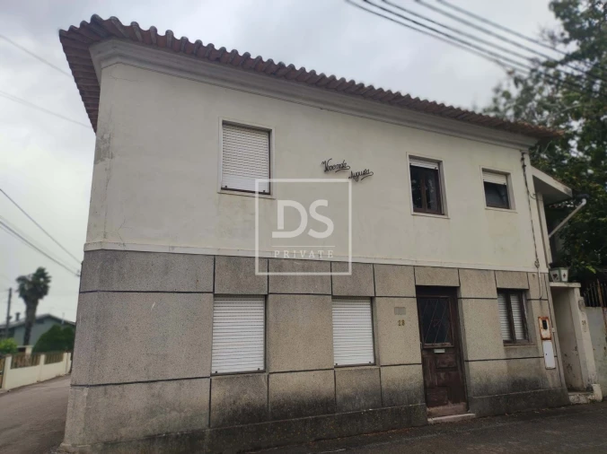 Moradia T4 para Venda em Salreu Foto 3