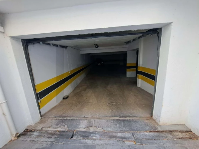 Apartamento T4 para Venda em Portimão Foto 28