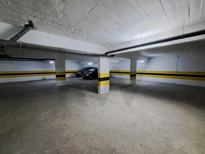 Apartamento T4 para Venda em Portimão Foto 30