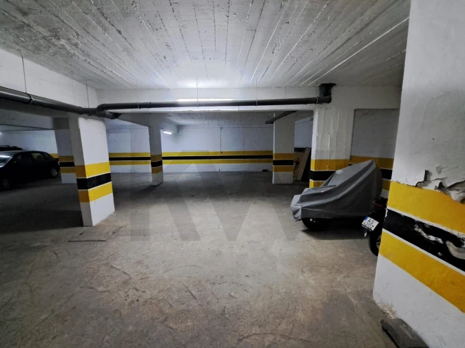 Apartamento T4 para Venda em Portimão Foto 29