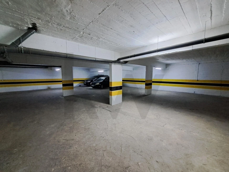 Apartamento T4 para Venda em Portimão Foto 30