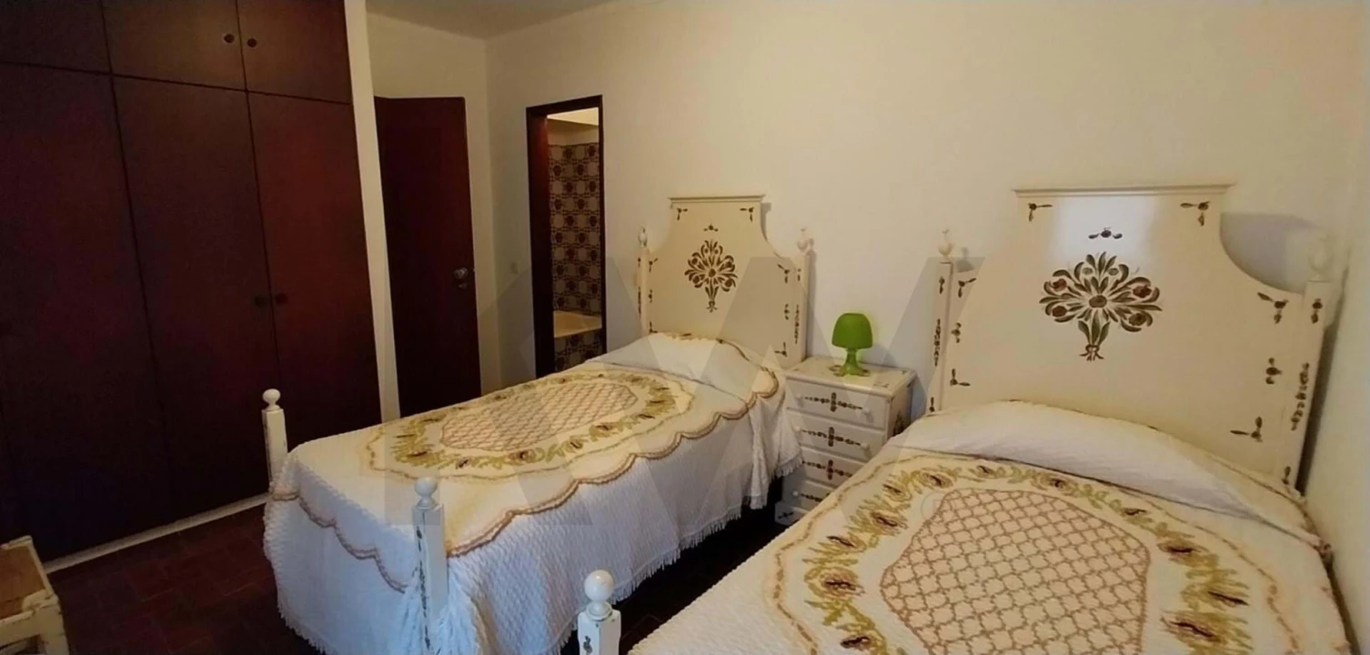 Apartamento T4 para Venda em Portimão Foto 21