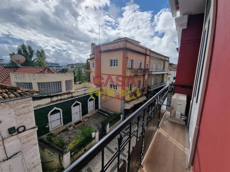 Apartamento T2 para Arrendamento em Torres Novas (Santa Maria, Salvador e Santiago) Foto 39