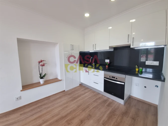 Apartamento T2 para Arrendamento em Torres Novas (Santa Maria, Salvador e Santiago) Foto 34