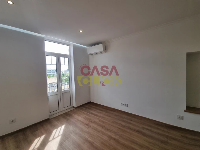 Apartamento T2 para Arrendamento em Torres Novas (Santa Maria, Salvador e Santiago) Foto 68