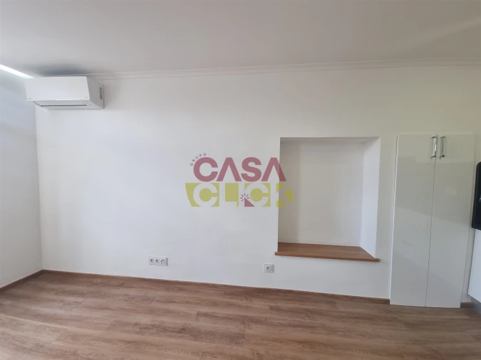 Apartamento T2 para Arrendamento em Torres Novas (Santa Maria, Salvador e Santiago) Foto 77