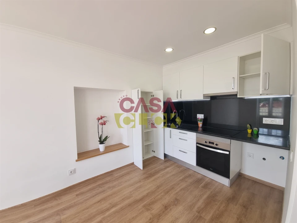 Apartamento T2 para Arrendamento em Torres Novas (Santa Maria, Salvador e Santiago) Foto 83