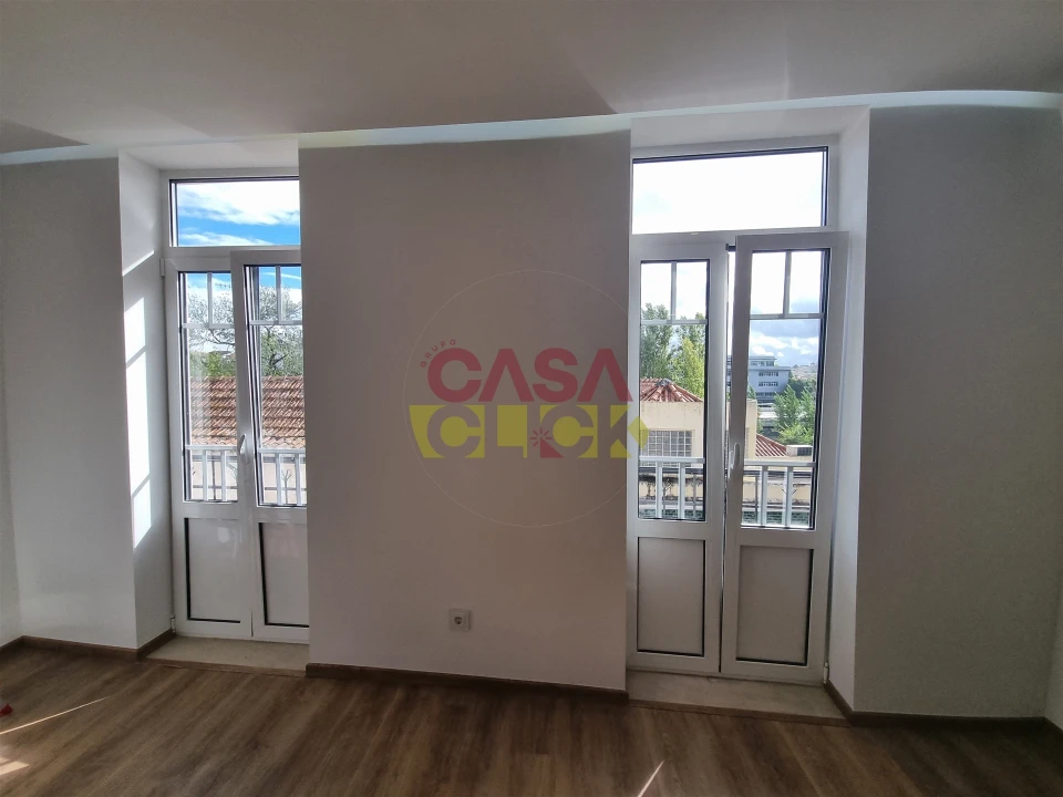 Apartamento T2 para Arrendamento em Torres Novas (Santa Maria, Salvador e Santiago) Foto 14