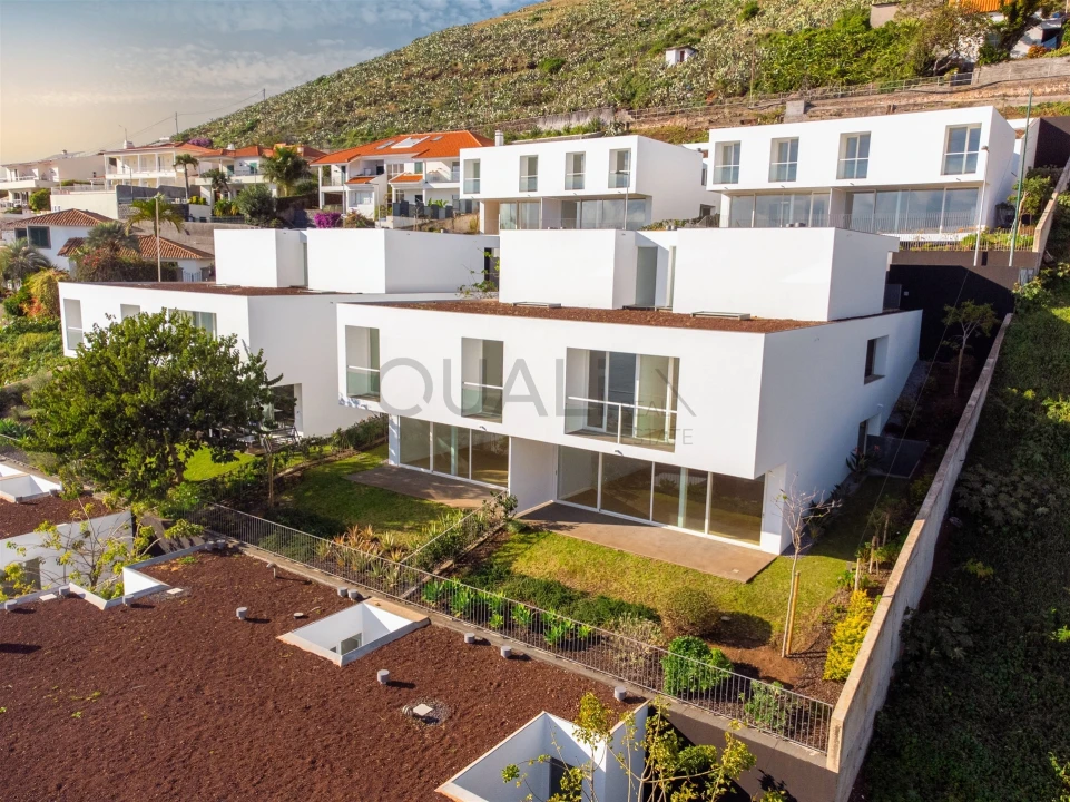 Moradia T3 para Venda em São Martinho Foto 1