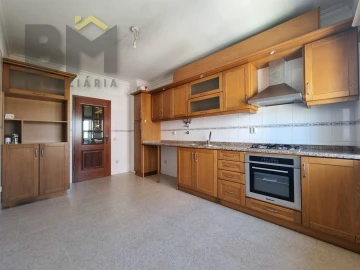 Apartamento T2 para Arrendamento em Castelo Branco