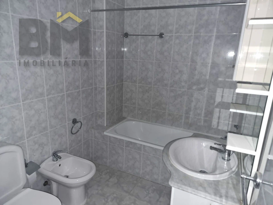 Apartamento T2 para Arrendamento em Castelo Branco Foto 11
