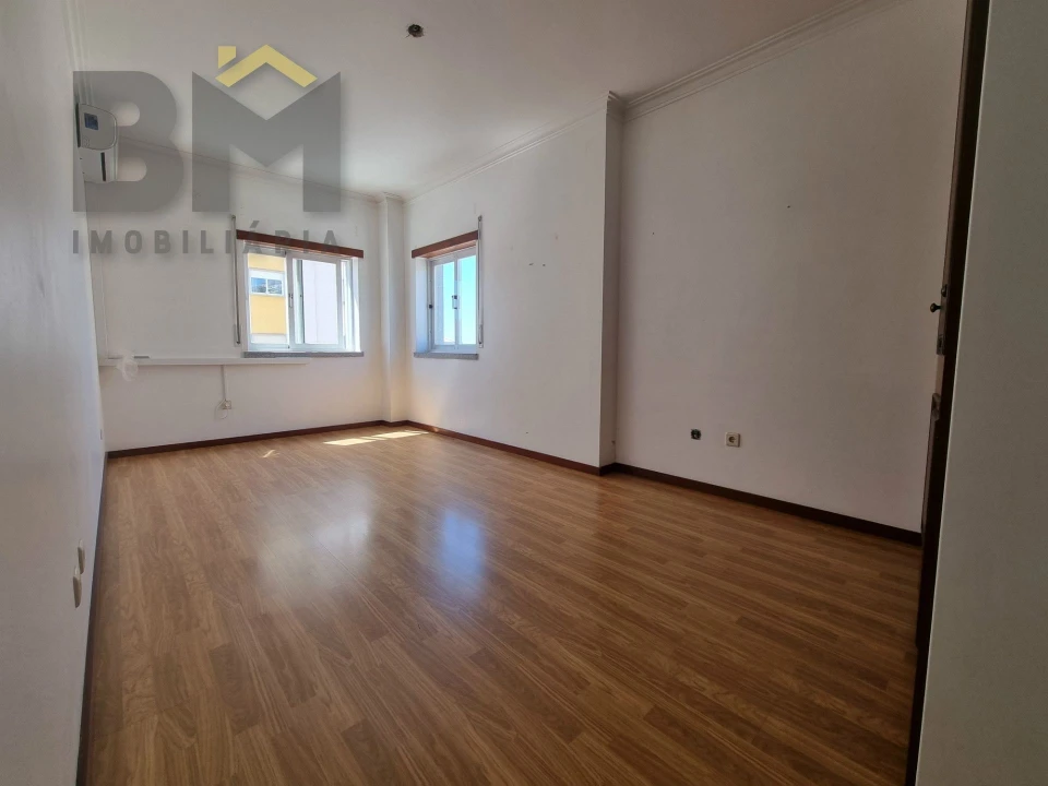 Apartamento T2 para Arrendamento em Castelo Branco Foto 9
