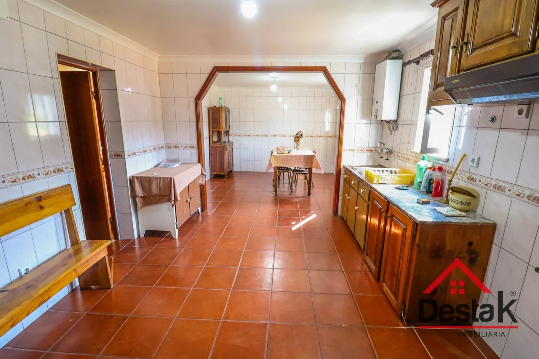 Moradia T3 para Venda em Mioma Foto 5