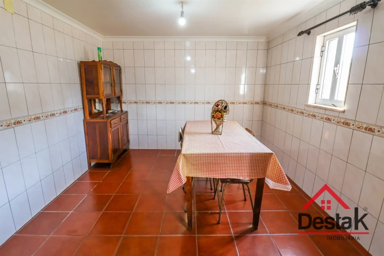 Moradia T3 para Venda em Mioma Foto 6