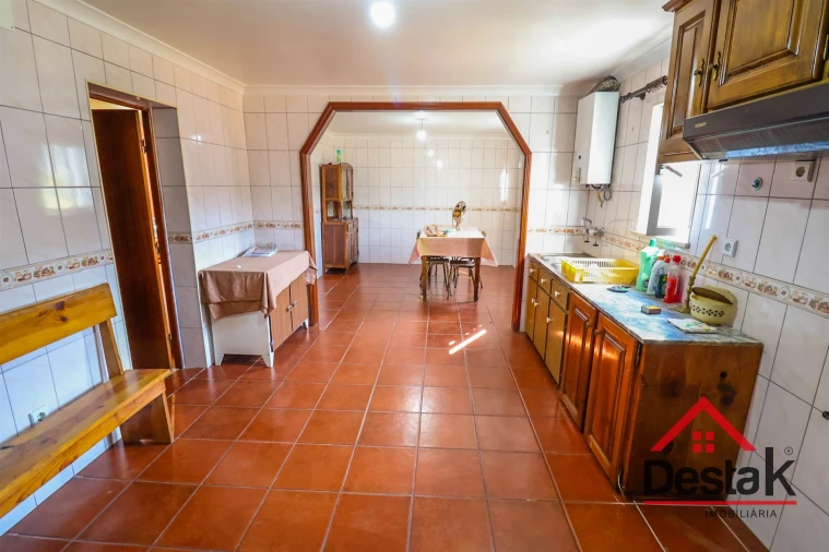 Moradia T3 para Venda em Mioma Foto 5