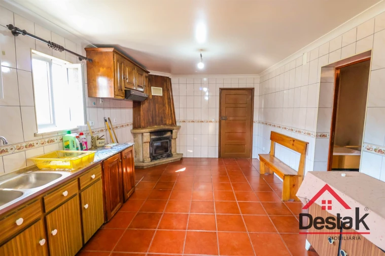 Moradia T3 para Venda em Mioma Foto 4