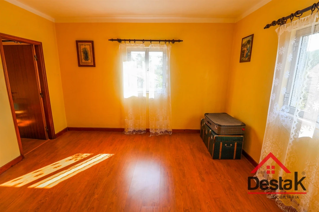 Moradia T3 para Venda em Mioma Foto 10