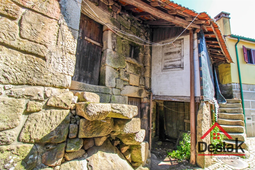 Moradia T2 para Venda em Bodiosa Foto 1