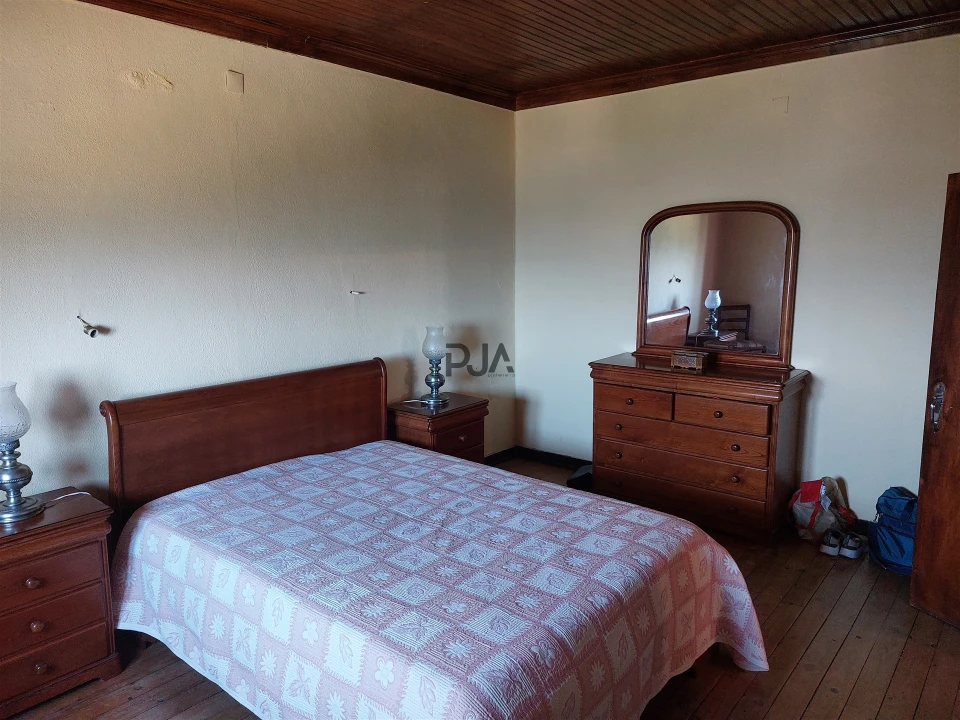 Moradia T4 para Venda em Infias Foto 20