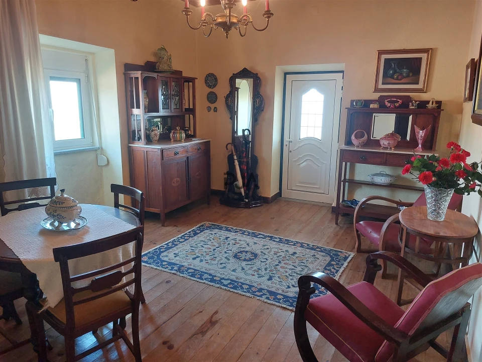 Moradia T4 para Venda em Infias Foto 8