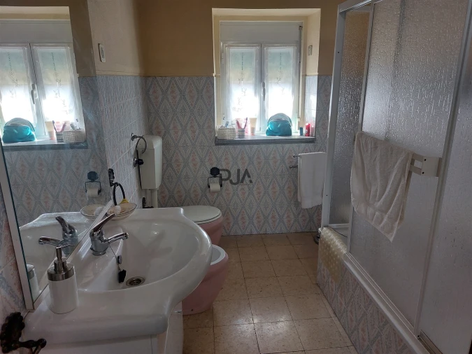 Moradia T4 para Venda em Infias Foto 23