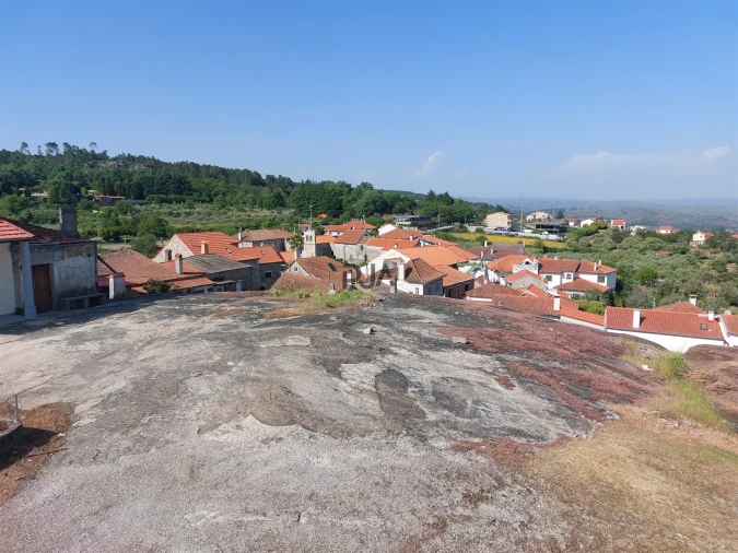 Moradia T4 para Venda em Infias Foto 25