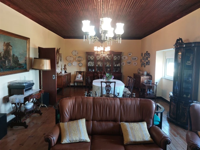 Moradia T4 para Venda em Infias Foto 12