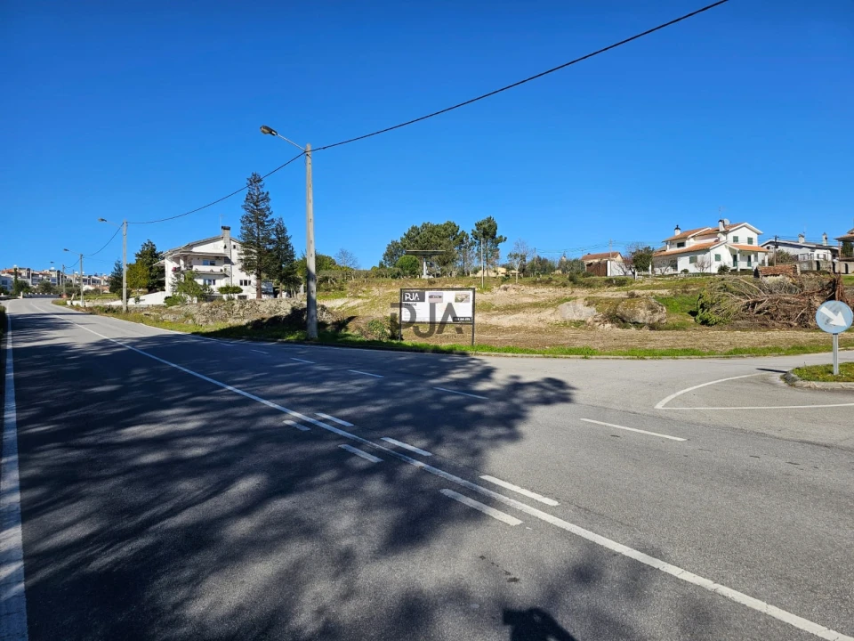 Terreno para Arrendamento em Nelas Foto 2