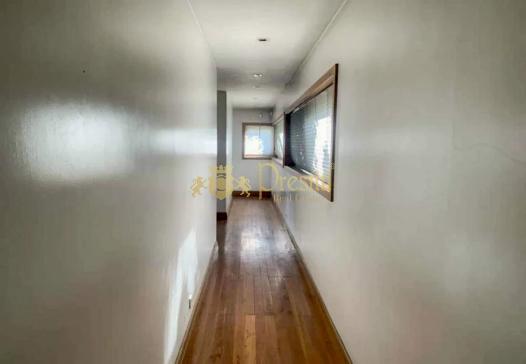 Moradia T4 para Venda em Azurem Foto 12