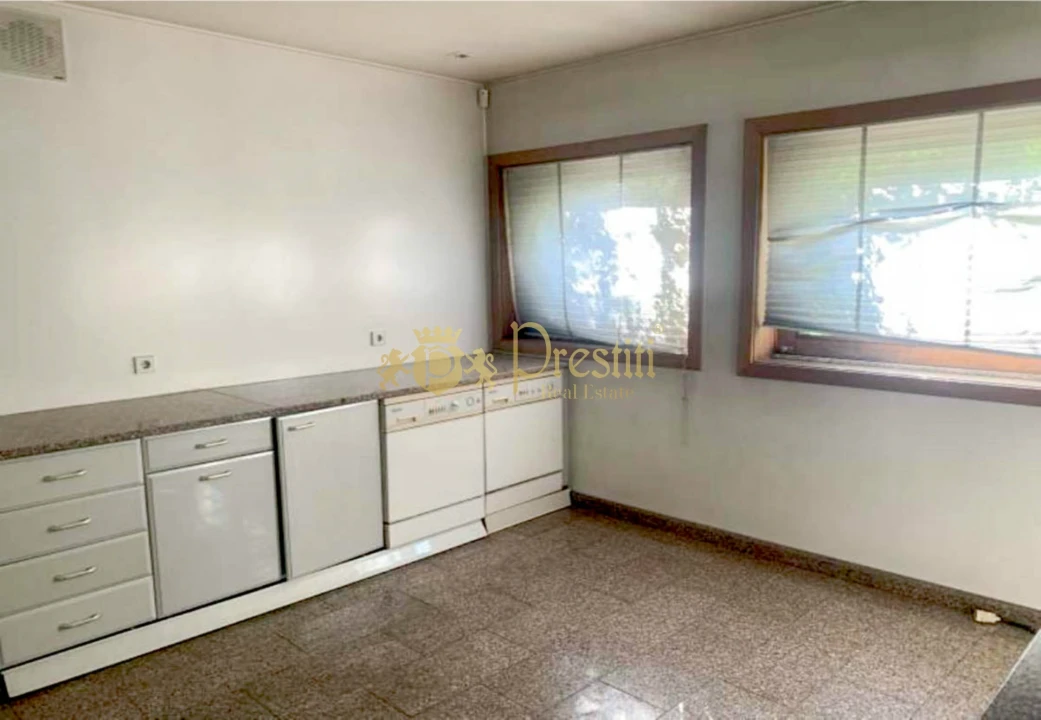 Moradia T4 para Venda em Azurem Foto 28