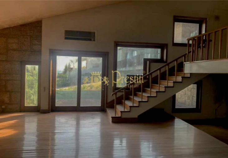 Moradia T4 para Venda em Azurem Foto 9