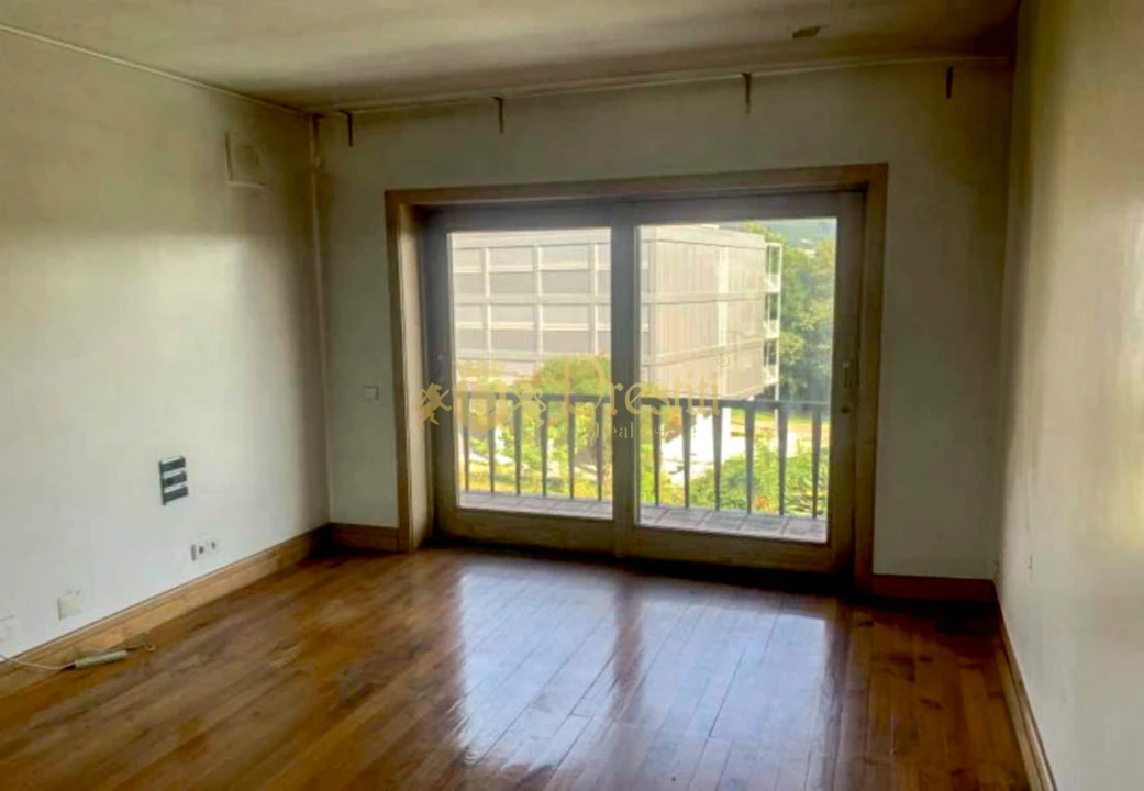 Moradia T4 para Venda em Azurem Foto 17