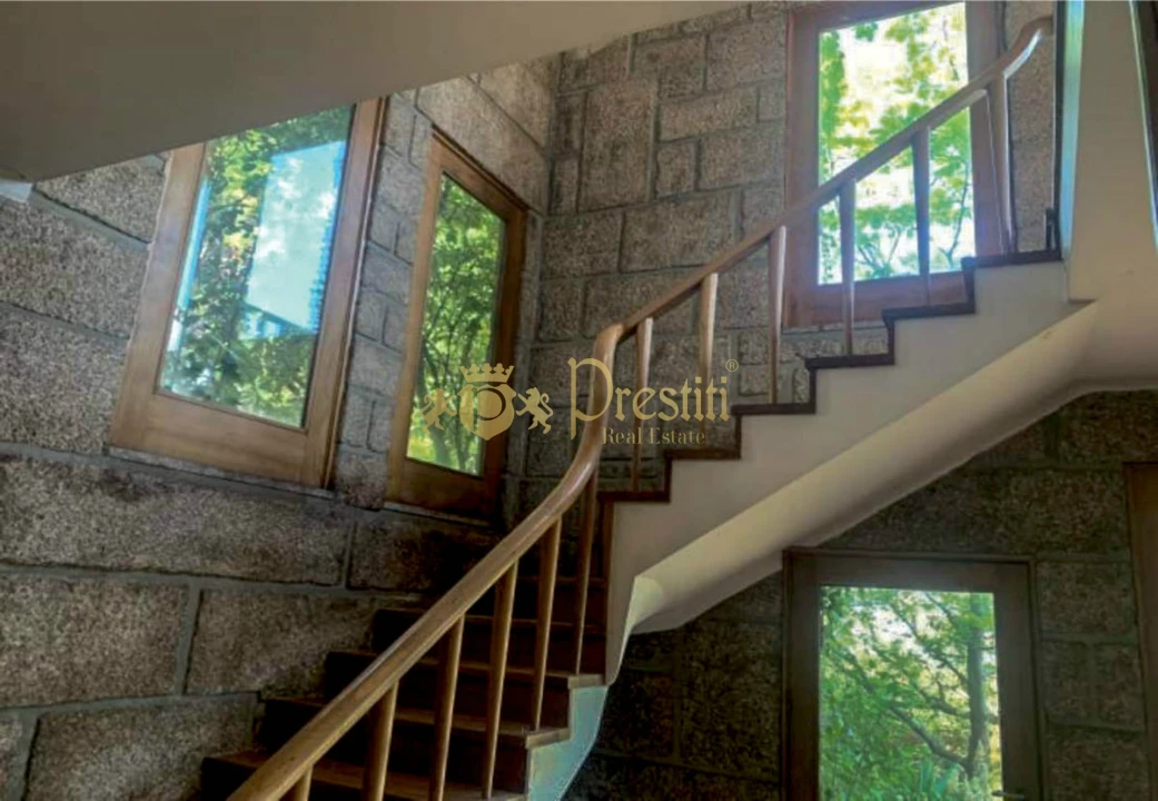 Moradia T4 para Venda em Azurem Foto 23