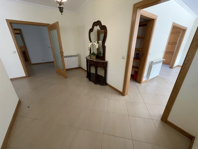 Moradia T4 para Venda em Seia, São Romão e Lapa dos Dinheiros Foto 2