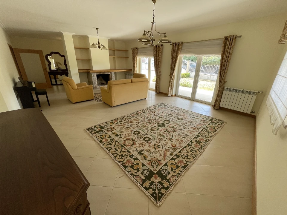 Moradia T4 para Venda em Seia, São Romão e Lapa dos Dinheiros Foto 4