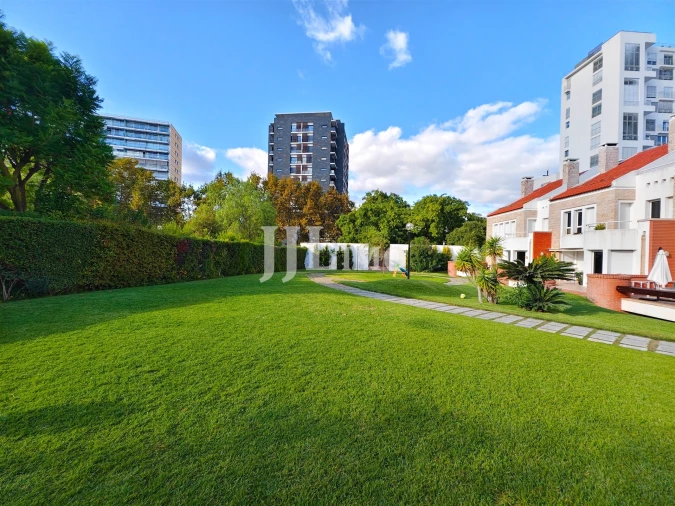 Moradia T4 para Venda em Parque das Nações Foto 37