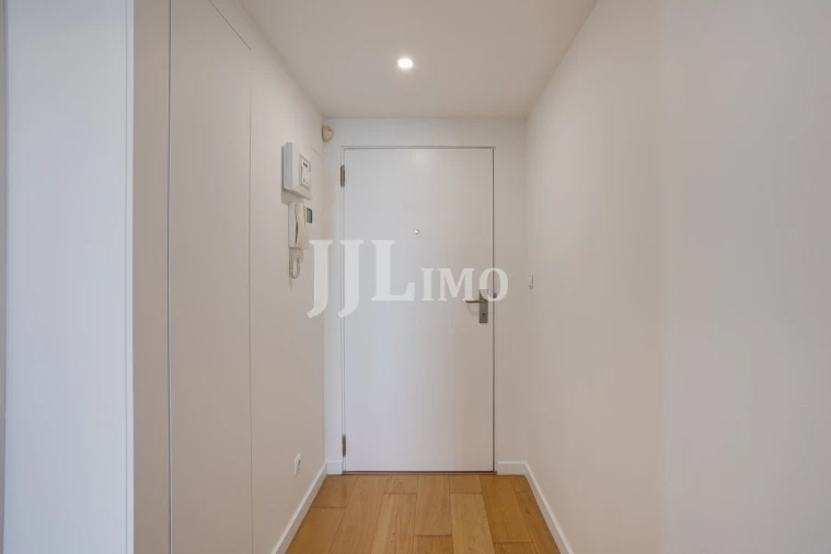 Apartamento T3 para Venda em Parque das Nações Foto 2