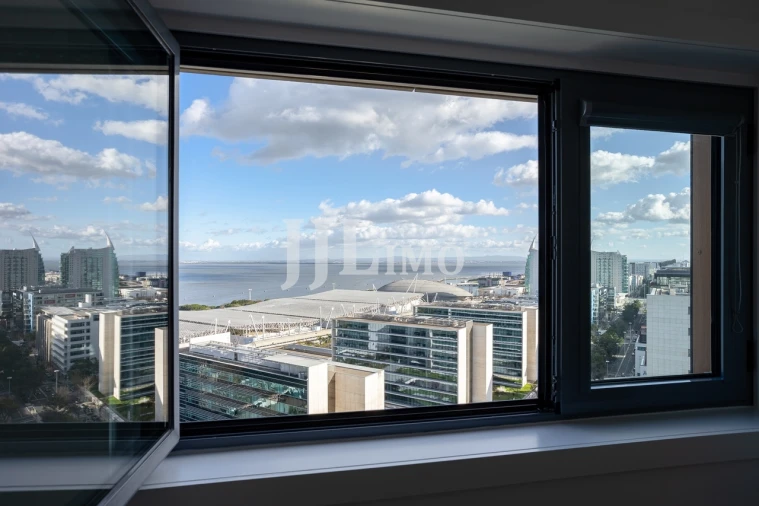 Apartamento T3 para Venda em Parque das Nações Foto 23