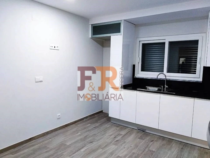 Moradia T4 para Venda em Sesimbra (Castelo) Foto 6