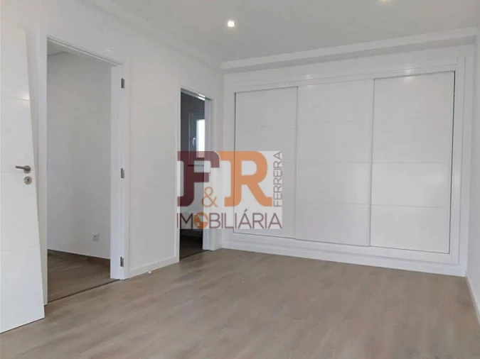 Moradia T4 para Venda em Sesimbra (Castelo) Foto 15