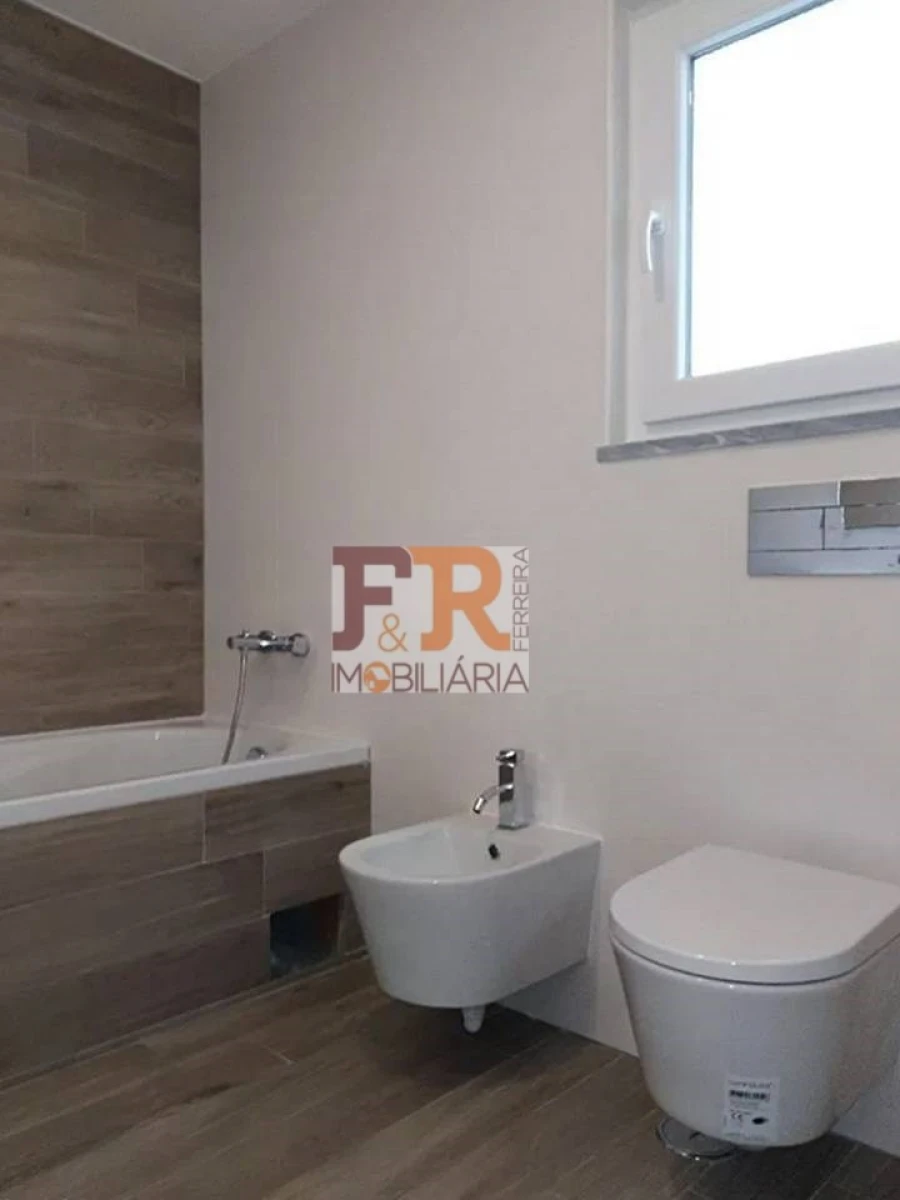 Moradia T4 para Venda em Sesimbra (Castelo) Foto 17