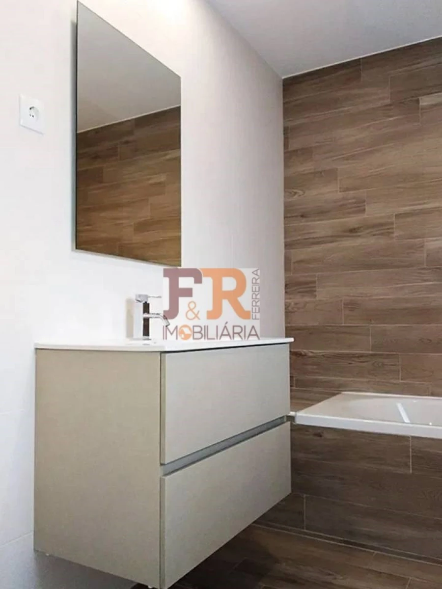 Moradia T4 para Venda em Sesimbra (Castelo) Foto 18