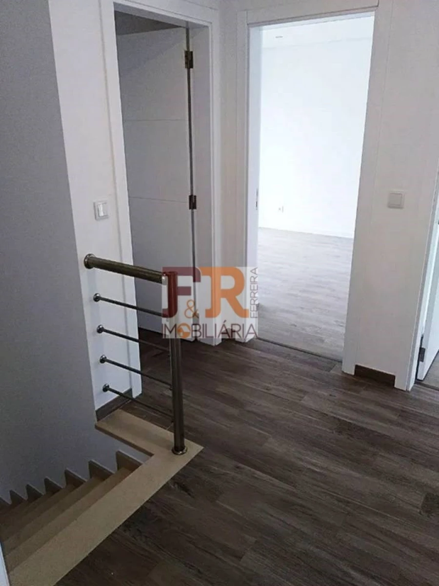 Moradia T4 para Venda em Sesimbra (Castelo) Foto 19