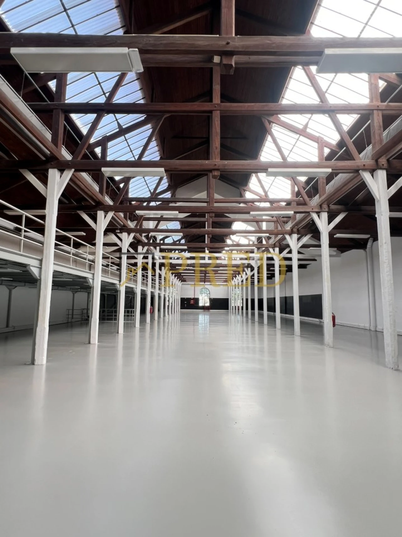 Escritório para Arrendamento em Paranhos Foto 2