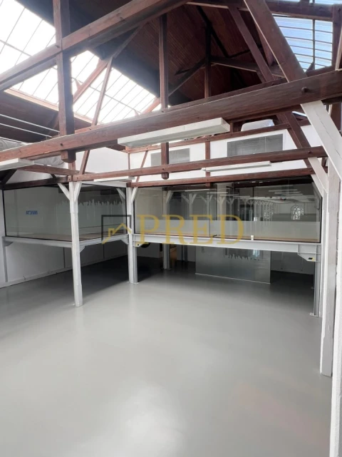 Escritório para Arrendamento em Paranhos